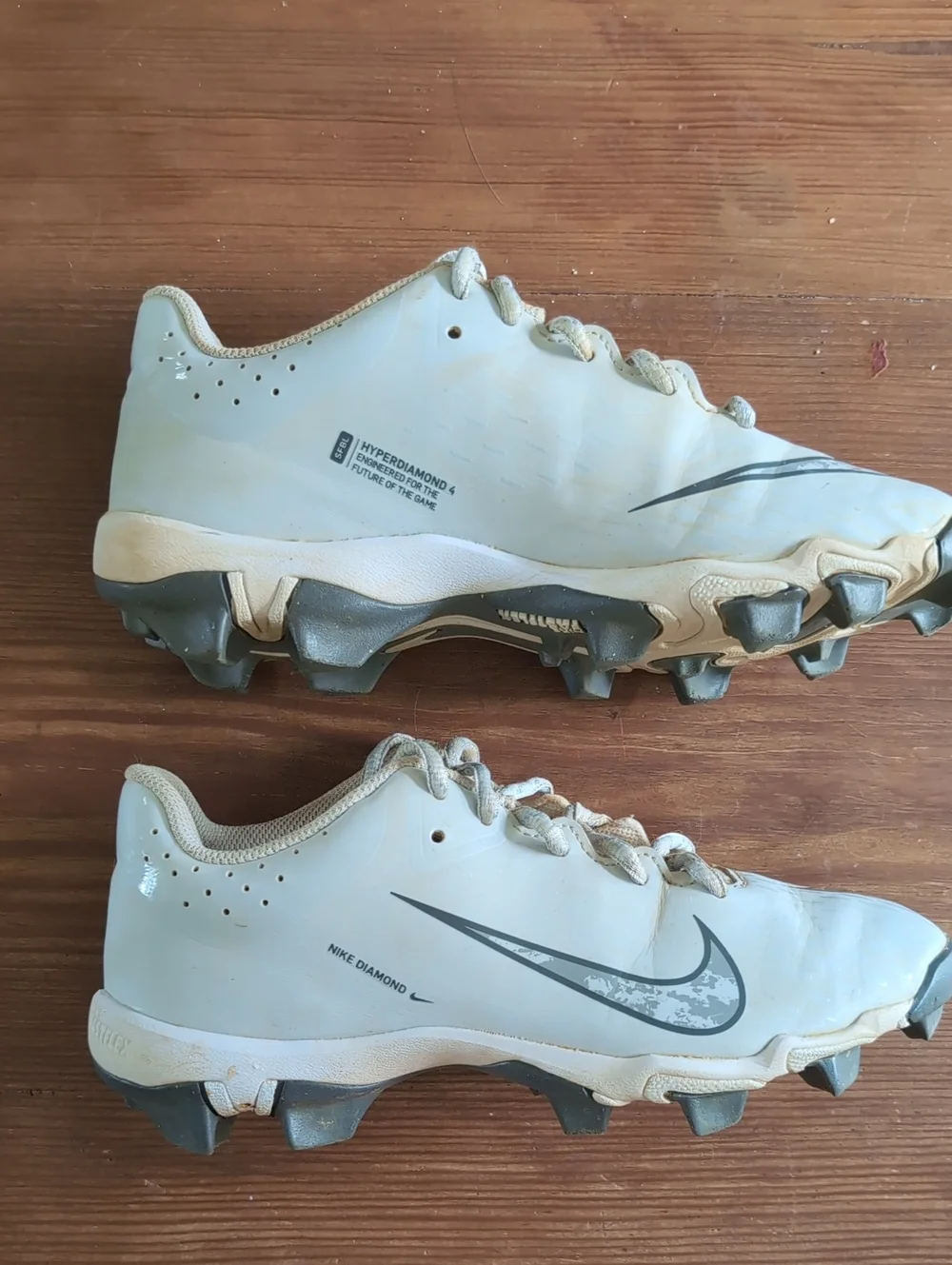 Nike Softball Cleats 4Y